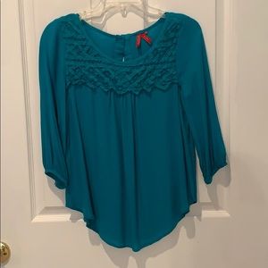 Quarter sleeve shirt